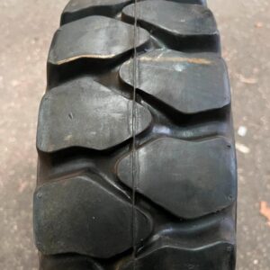 1 X 18x7-8 AD-TRAK INDUSTRIAL VOLLGUMMI STAPLER REIFEN