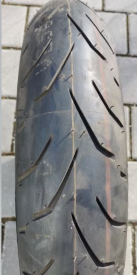 1 X 120/70ZR17 58W BRIDGESTONE BATTLAX S20F MOTORRAD