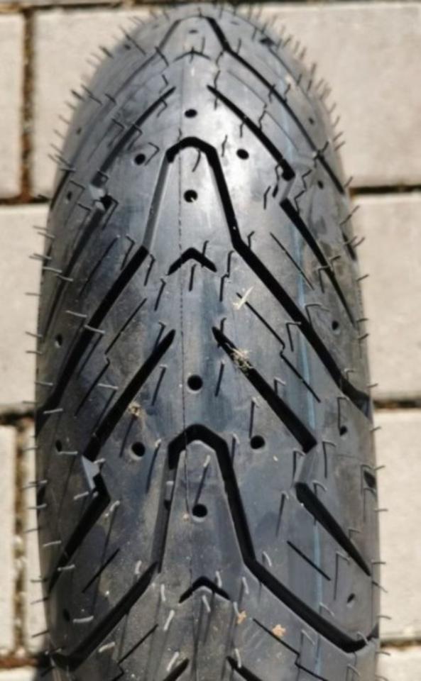 1 X 110/70-11 45L PIRELLI ANGEL SCOOTER MOTORROLLER NEU 2022
