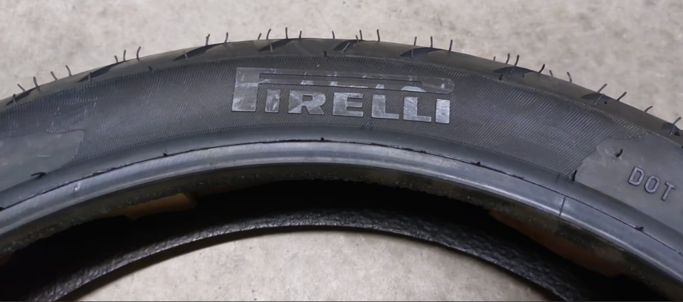 1 X 110/70-17 54S PIRELLI ANGEL CT MOTORRAD NEU – Bild 3