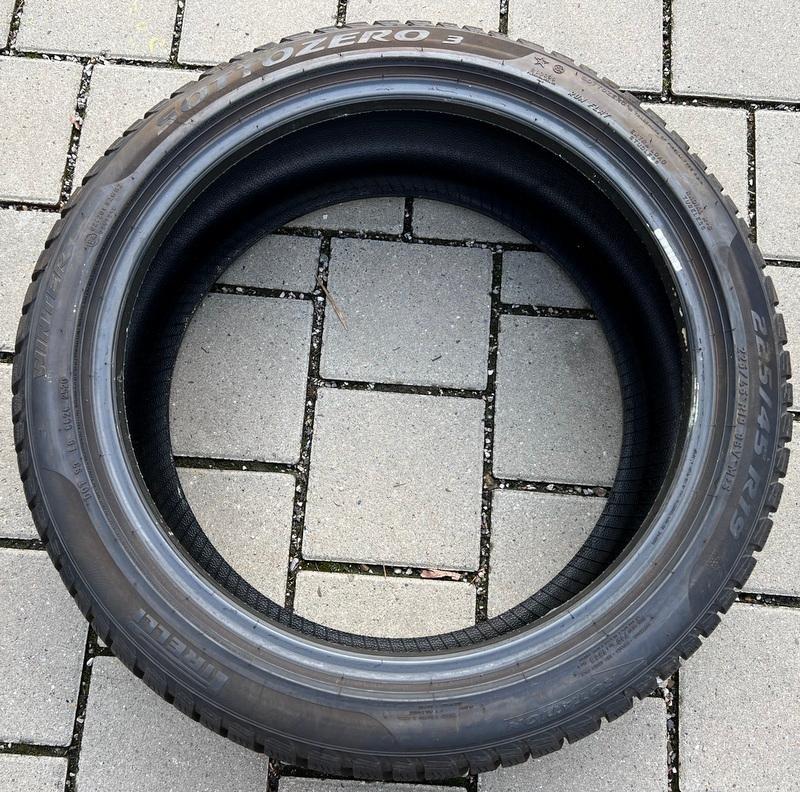 4x 225/45R19 96V PIRELLI SOTTOZERO 3 WINTERREIFEN RUNFLAT #3992 – Bild 5