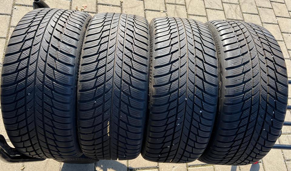 4x 225/40R18 92V BRIDGESTONE BLIZZAK WINTERREIFEN RUNFLAT #175M