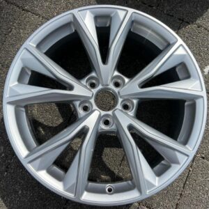 1 X ORIGINAL 18" ALUFELGE AUDI Q3 F3 83A601025K 7x18 ET43  #20IV