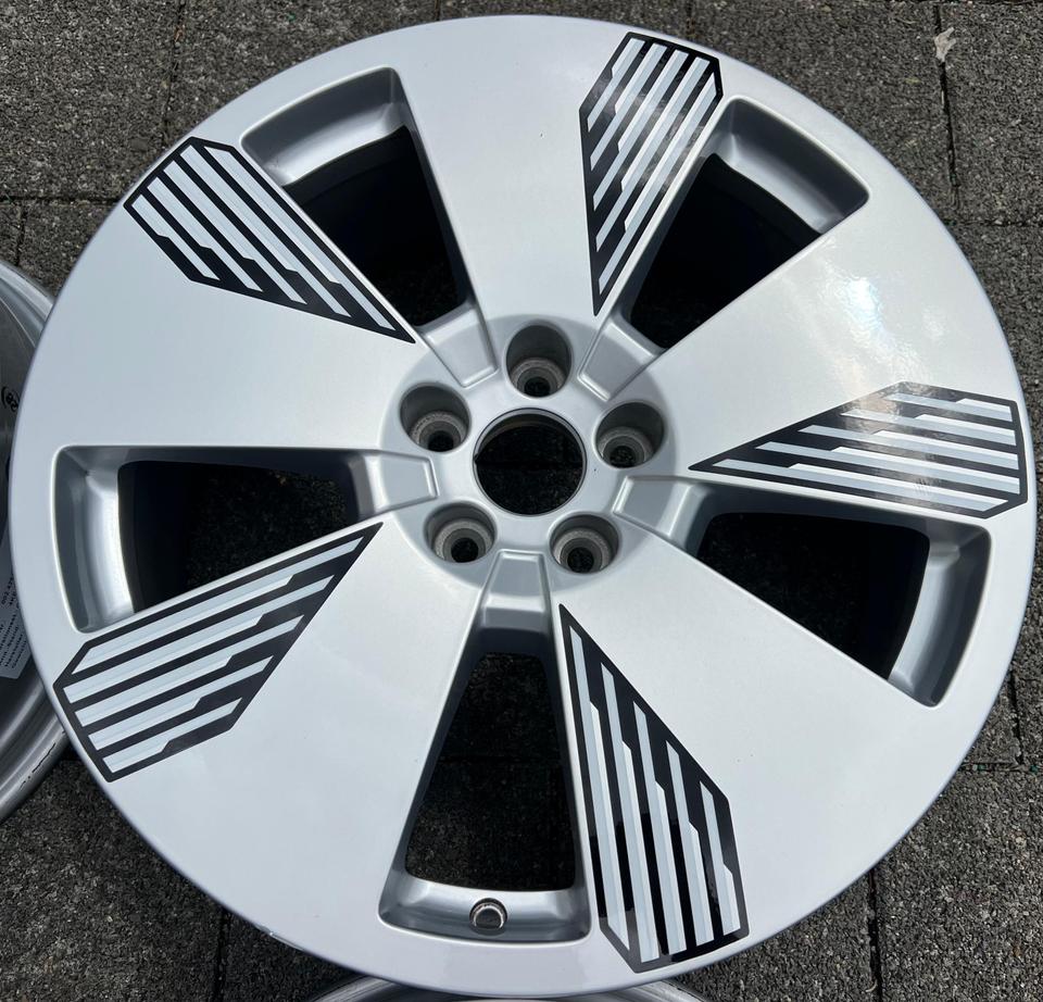 4 ORIGINAL 19" ALUFELGEN AUDI E-TRON GEN 8x19 4KE601025L #1YRN – Bild 5