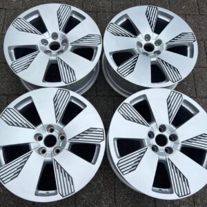 4 ORIGINAL 19" ALUFELGEN AUDI E-TRON GEN 8x19 4KE601025L #1Z7L