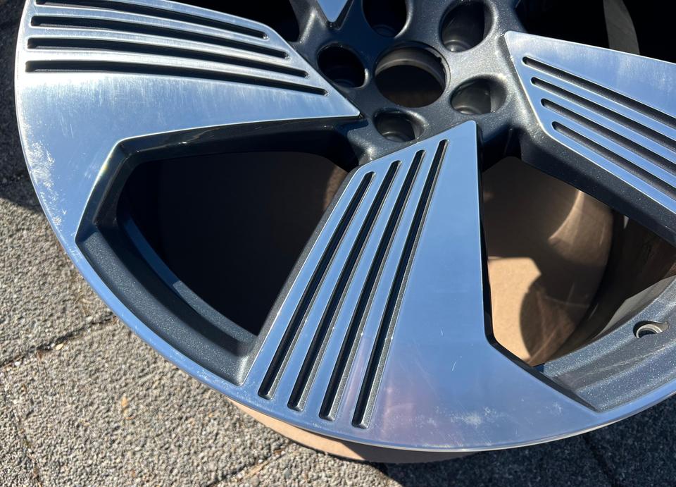 1X ORIGINAL 21" ALUFELGE FELGE AUDI E-TRON Q8 4KE 9x21 #27BM – Bild 2