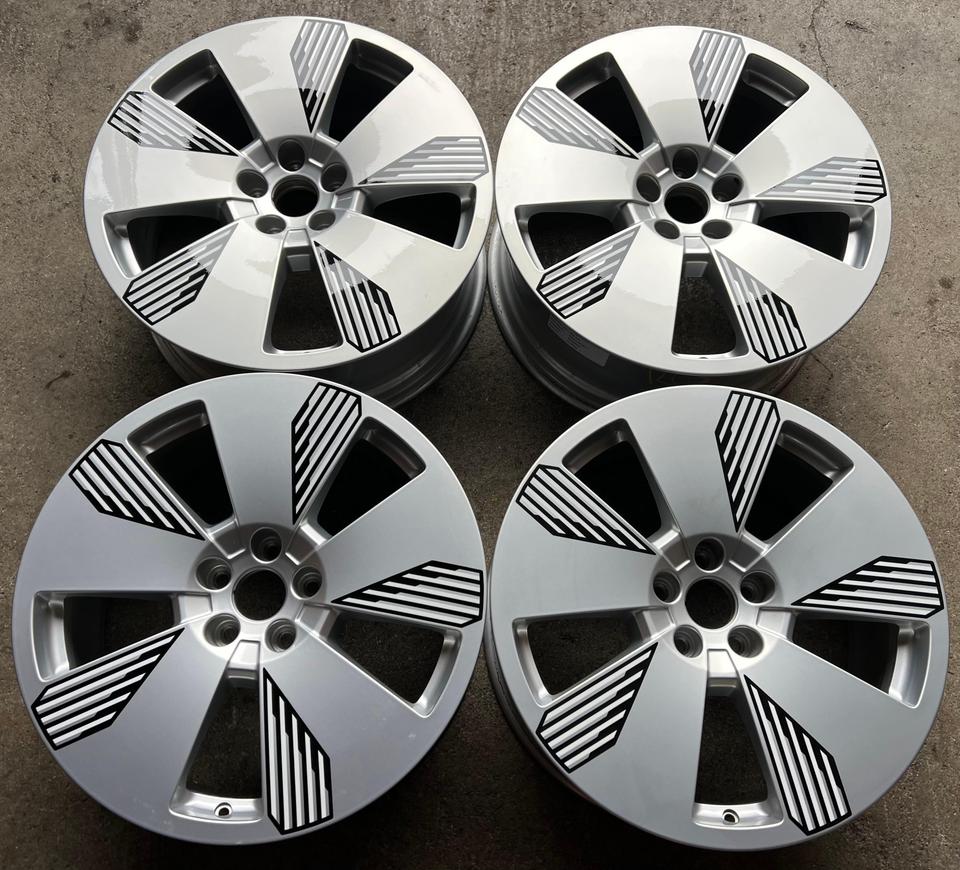 4 ORIGINAL 19" ALUFELGEN AUDI E-TRON GEN 8x19 4KE601025L #1ZDM