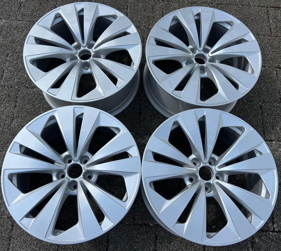 4 ORIGINAL 19" ALUFELGEN AUDI Q8 4M8601025 8,5x19 ET20 #1YEV