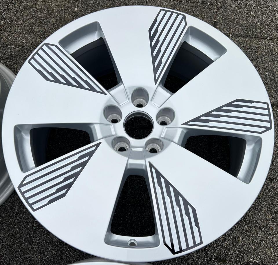 4 ORIGINAL 19" ALUFELGEN AUDI E-TRON GEN 8,5x19 4KE601025Q #1Z9B – Bild 4