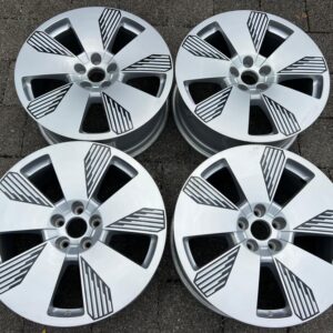 4 ORIGINAL 19" ALUFELGEN AUDI E-TRON GEN 8x19 4KE601025L #1YBO