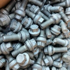 24 ORIGINAL RADSCHRAUBEN MERCEDES SPRINTER W907 907 M14x1,5 32MM