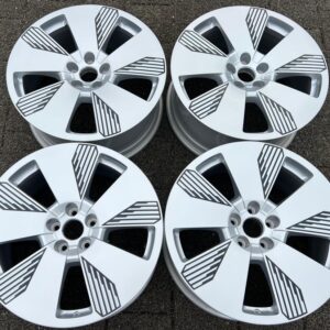 4 ORIGINAL 19" ALUFELGEN AUDI E-TRON GEN 8,5x19 4KE601025Q #1Z8Z