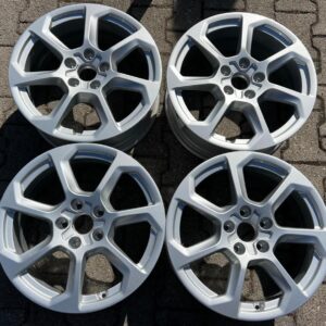 4 ORIGINAL 17" ALUFELGEN FELGEN AUDI Q2 GA 81A601025T TOP #1TPO