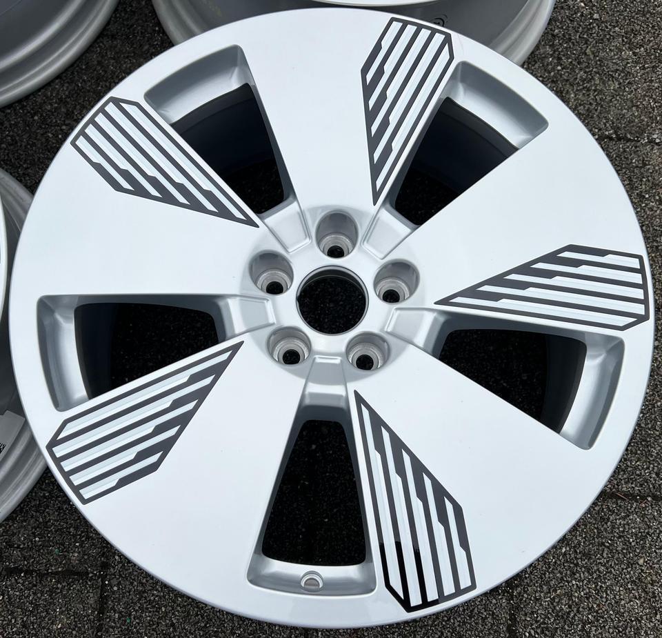 4 ORIGINAL 19" ALUFELGEN AUDI E-TRON GEN 8,5x19 4KE601025Q #1Z9B – Bild 5