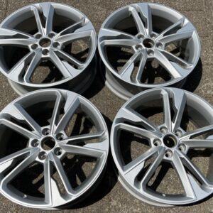 4 ORIGINAL 19" ALUFELGEN AUDI Q3 F3 83A601025M 7x19 ET43 #1XOL
