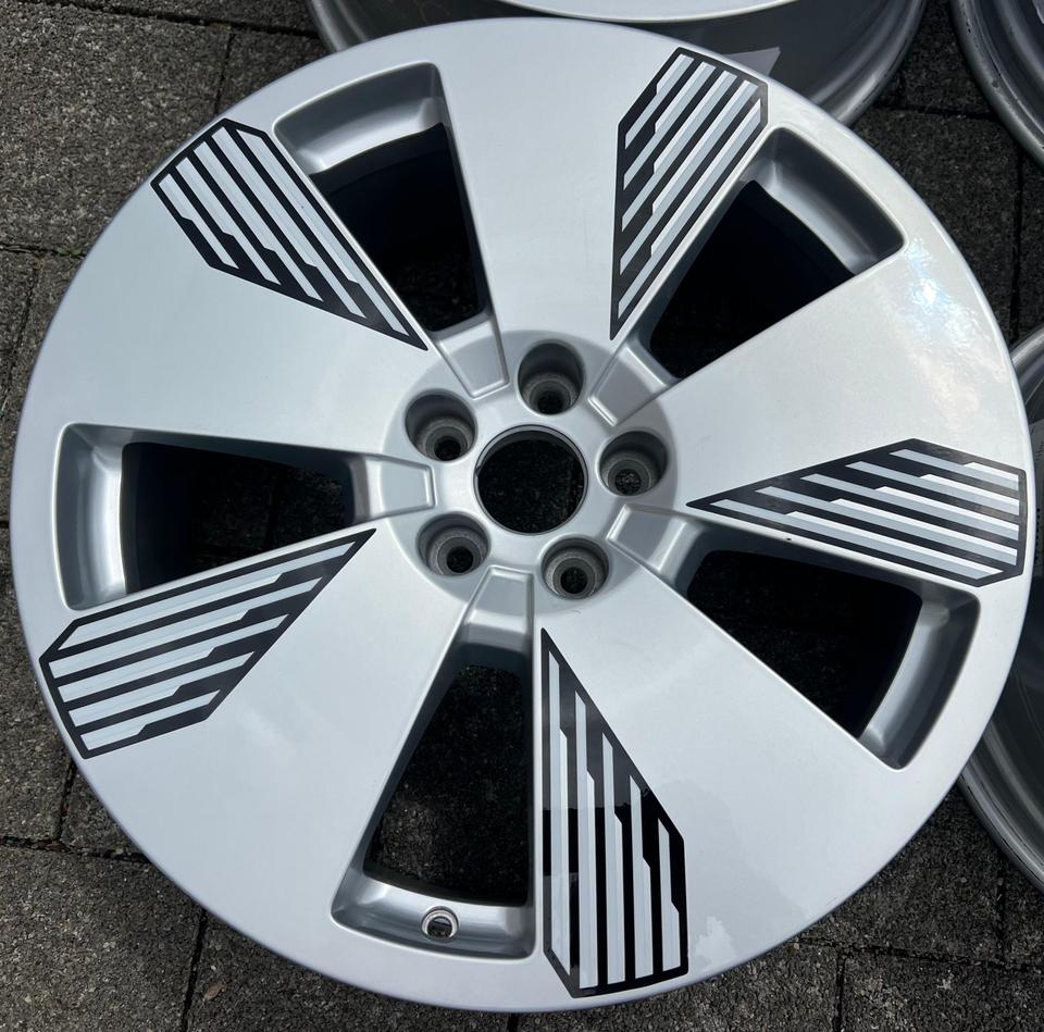 4 ORIGINAL 19" ALUFELGEN AUDI E-TRON GEN 8x19 4KE601025L #1YRN – Bild 2